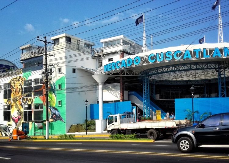 Ponen en alquiler polémico Mercado Cuscatlán