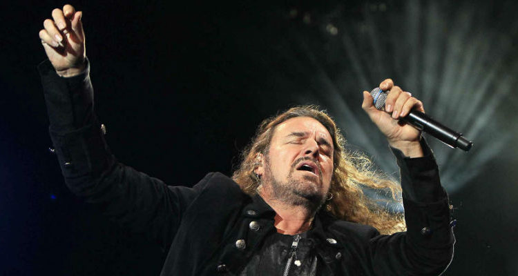 (FOTOS) ¿Se operó? Rostro de Fher, vocalista de Maná, da de qué hablar