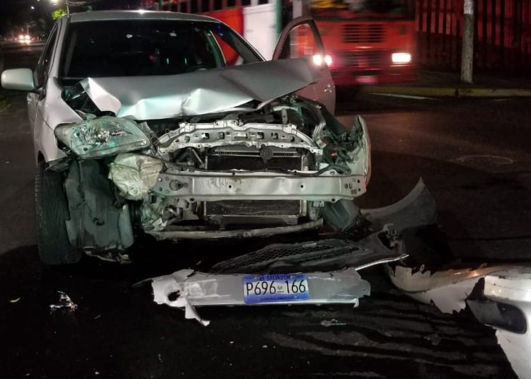 Motorista de UBER en estado de ebriedad provoca accidente de tránsito