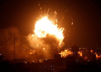 Israel destruye la sede del principal canal de televisión de Gaza tras ataques de Hamás