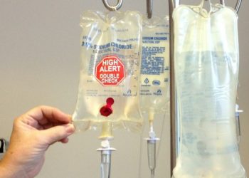 Recibe intensa quimioterapia durante 5 años por un raro cáncer que en realidad nunca tuvo