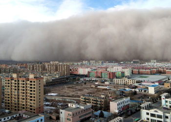 Una tormenta de arena ‘se traga’ una ciudad china en cuestión de minutos