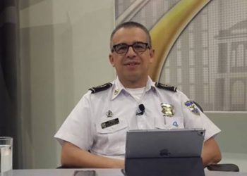 Así le habla el director de la PNC, Howard Cotto, a las mujeres víctimas de violencia