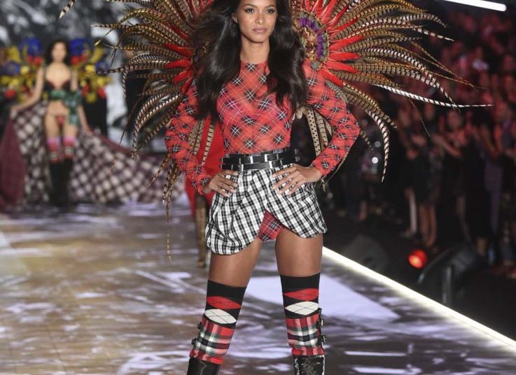 (FOTOS) Los ángeles de Victoria’s Secret se toman Nueva York