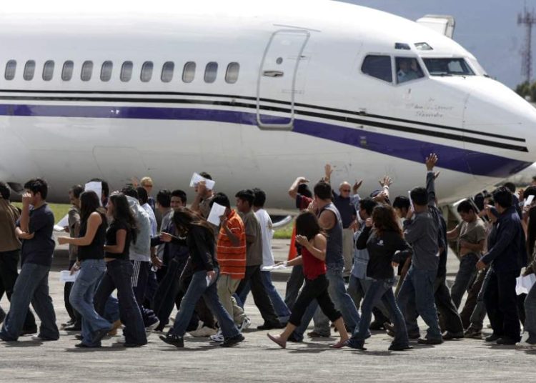 Más del 15% de salvadoreños deportados en 2018 tienen antecedentes penales