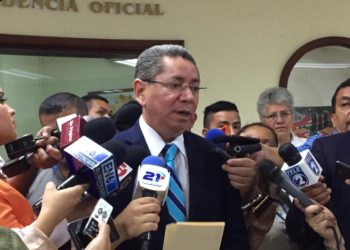 Douglas Meléndez: “Me pongo en manos de Dios y de los diputados”