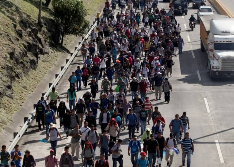 268 salvadoreños abandonaron la caravana que salió ayer y retornaron a su hogar