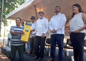 Entregan paquetes agrícolas a productores afectados por problemas climatológicos 