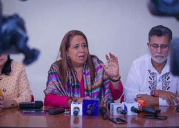 Diputados del FMLN denuncian que Norman Quijano se cree el «dueño» de la Asamblea Legislativa