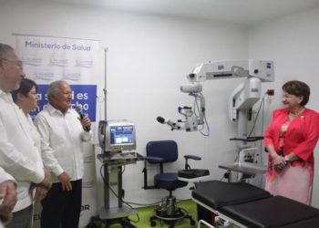 Gobierno inaugura moderno quirófano en el Centro Oftalmológico de San Vicente