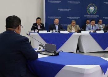 Aspirante a fiscal general abandona proceso