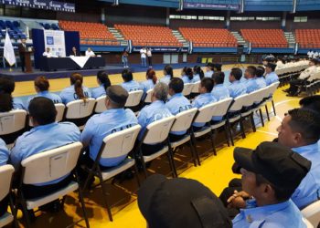 Gradúan a elementos del CAM para brindar mejor atención a la ciudadanía