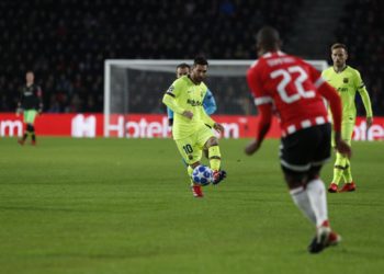 Barcelona gana al PSV y asegura el primer lugar de su grupo en la Champions League