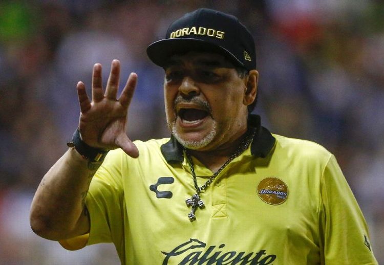 El baile cábala, una expulsión y la sorpresa final: así fue la victoria de Diego Maradona ante San Luis