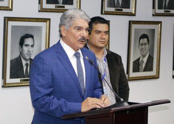 Quijano denuncia que delincuentes falsificaron su firma y estafaron a empresa por $9 mil