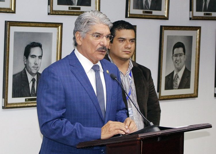 Quijano denuncia que delincuentes falsificaron su firma y estafaron a empresa por $9 mil