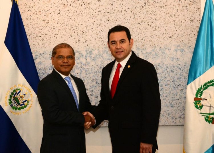 Guatemala, El Salvador y Honduras investigarán quienes movilizan la caravana de migrantes