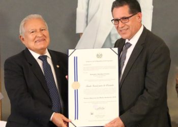 FSV obtiene premio de medio ambiente en la categoría de instituciones públicas