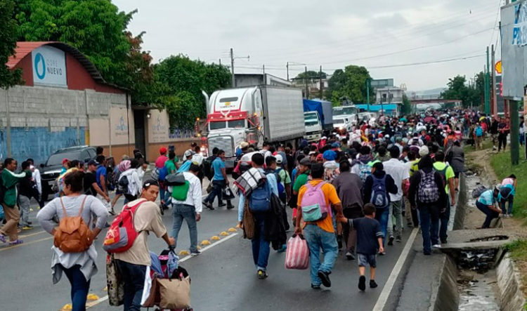 Pese a advertencias: Cuarto grupo de migrantes parte a los Estados Unidos