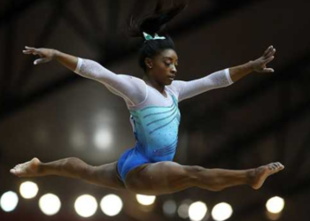 Simone Biles se consagra como la campeona mundial de gimnasia artística