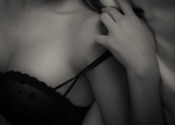 La polémica razón por la que una joven de 18 años decidió subastar su virginidad