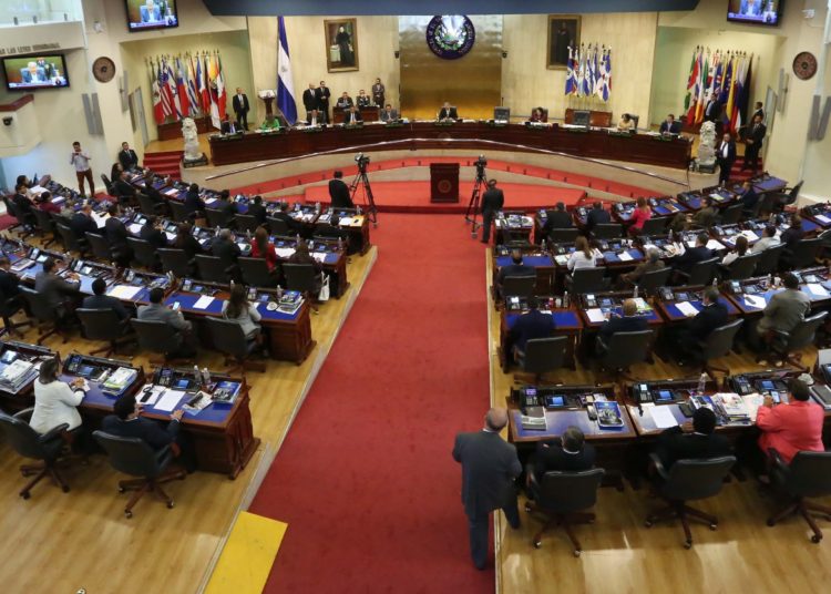 Exigen que diputados paguen más de $379 mil por no elegir a tiempo los magistrados de la CSJ