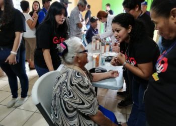 La Curacao desarrolla el “Giving Tuesday” en varios puntos del país