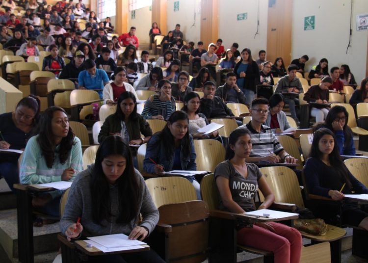 Más de 13 mil bachilleres se someten a segundo examen para ingresar a la UES