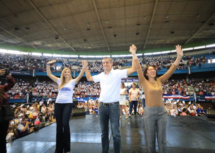 Carlos Calleja y Carmen Aída Lazo tratan de seducir voto femenino