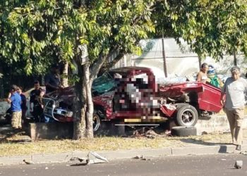 Cabezal impacta con pick up y deja tres fallecidos en Soyapango