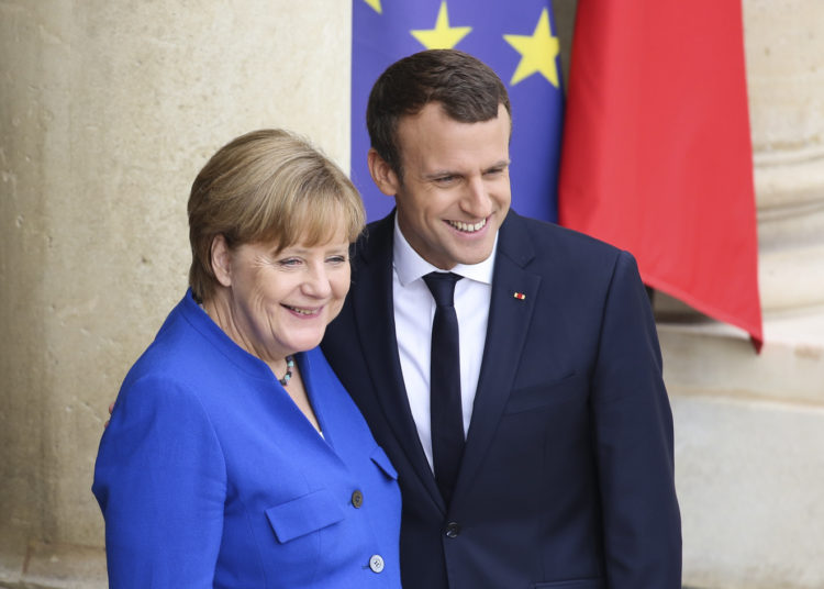 Merkel se alinea con Macron frente a Trump: reivindica la creación de un ejército europeo