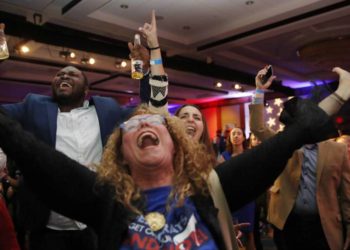 Los demócratas recuperan la Cámara de Representantes y debilitan a Trump