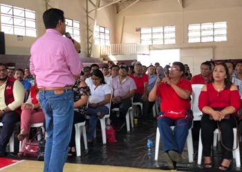 Hugo Martínez recibe espaldarazo de alcaldes y concejales
