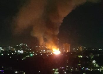 VÍDEO Y FOTOS: Incendio de grandes proporciones en el Centro de la Capital