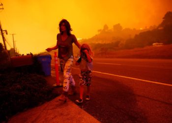 Un incendio en California deja nueve muertos y otro obliga a evacuar todo Malibú