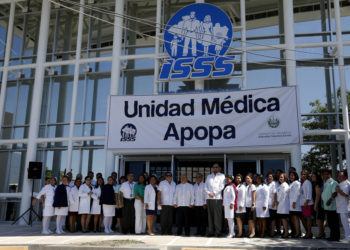 Director del ISSS destaca inversión de $200 millones en infraestructura y compra de equipos