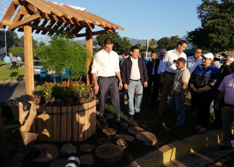 Alcaldía de San Salvador embellece bulevar Los Próceres con “Jardines maderables”
