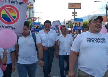 Iglesias cristianas marchan por defensa de la vida en San Salvador