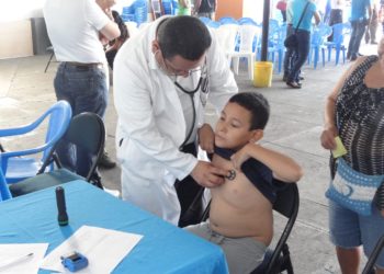 Nuevas Ideas desarrollan jornada médica en Mejicanos