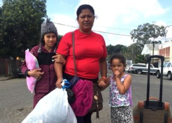 Hondureña pide perdón por haber dicho que en México le daban comida para “Chanchos”