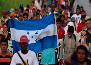 (VIDEO) Aseguran que migrantes hondureños «desprecian» comida y demás ayuda de México