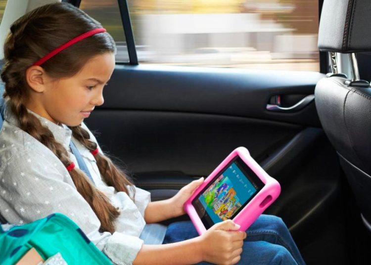 Hackers roban información y archivos de miles de niños