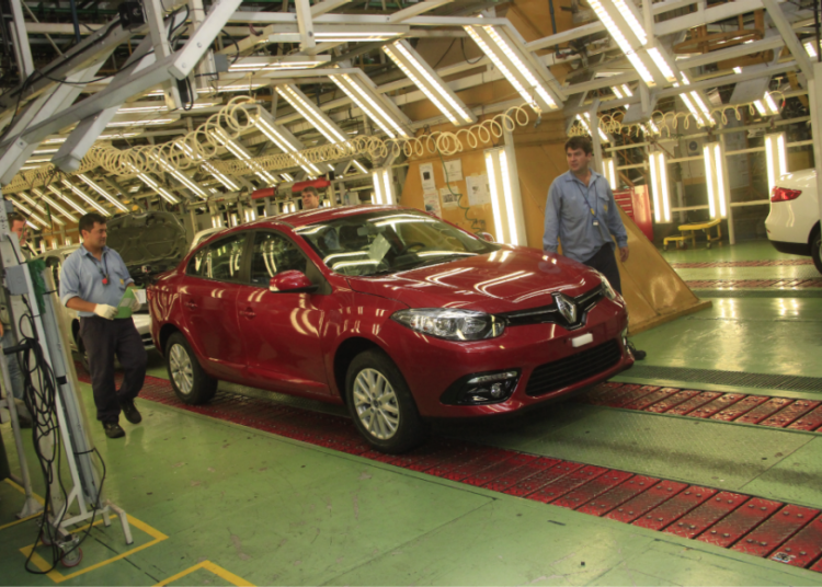 Argentina busca mercado en El Salvador para los vehículos que produce