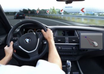 La narración de un gol salva a un conductor de caer a un precipicio