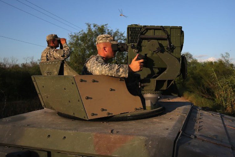 Trump ordena retirar a la mitad de las tropas desplegadas en la frontera con México