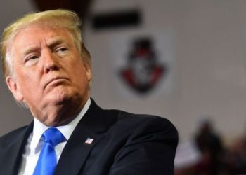 Trump amenaza nuevamente a El Salvador por no frenar caravanas