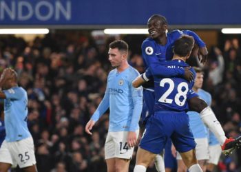 El Chelsea le gana al Manchester City y lo baja de la cima de la tabla