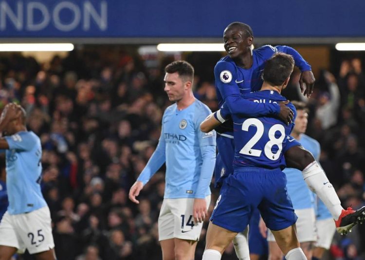 El Chelsea le gana al Manchester City y lo baja de la cima de la tabla