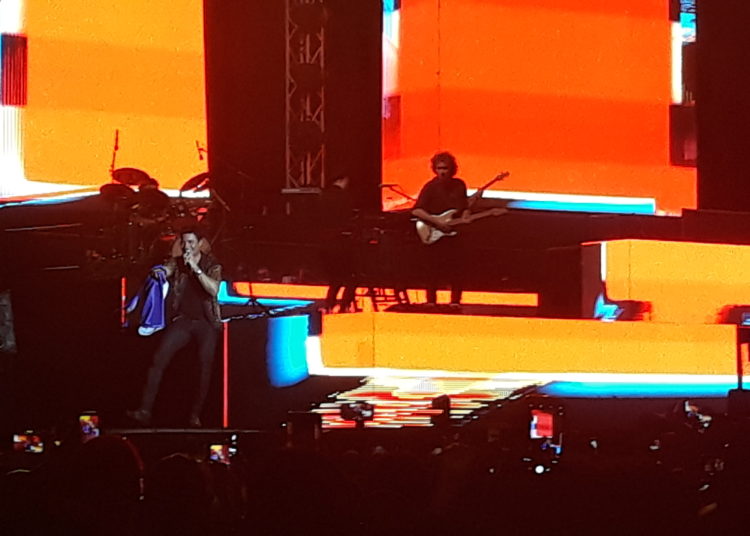 (FOTOS) Chayanne hizo cantar desde el alma a varias generaciones de salvadoreños