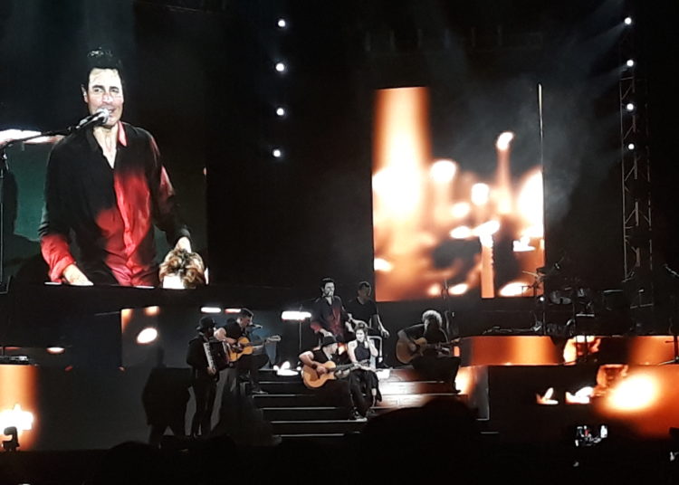 (FOTOS) Chayanne hizo cantar desde el alma a varias generaciones de salvadoreños